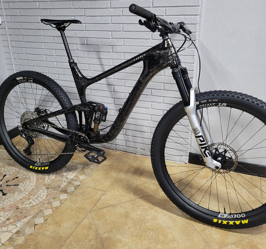 2022 Giant Trance Advanced Carbon Pro 29