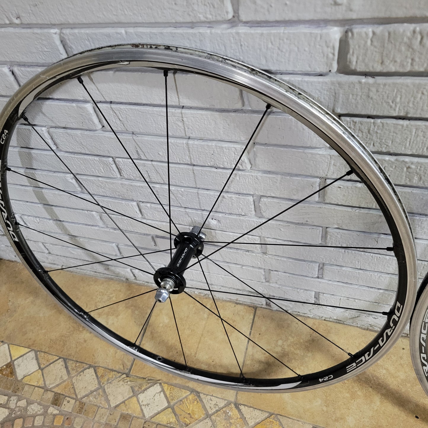 Shimano Dura-Ace C24 Carbon wheelset