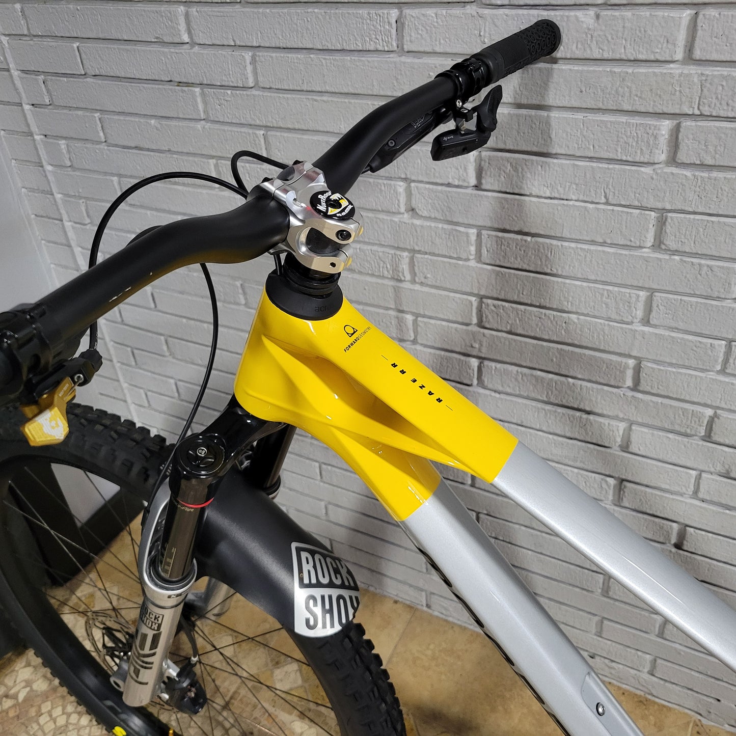 Mondraker Raze RR Carbon 29 (Large)