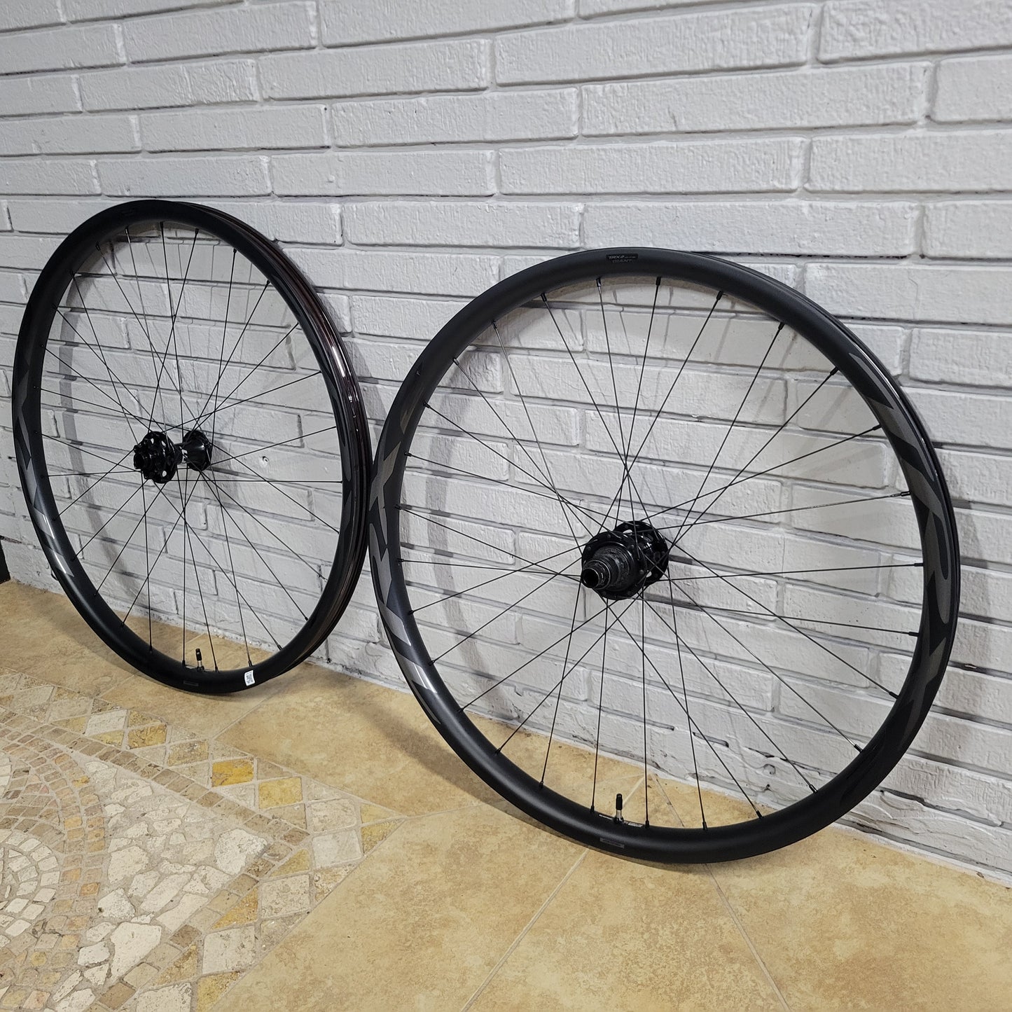 2023 Giant TRX 2 Carbon Wheelset MX Mullet 29/27.5