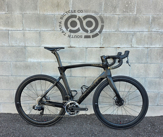 Pinarello Dogma F12 (56cm) SRAM Red AXS