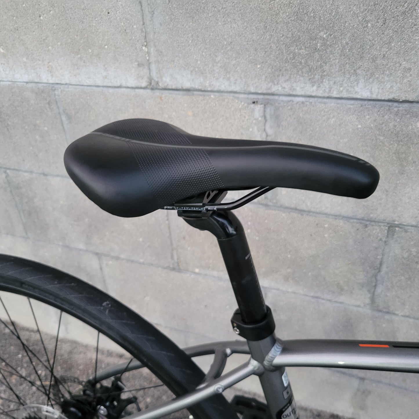 2022 Giant Escape 3 Fitness Hybrid Bike (Size Small)