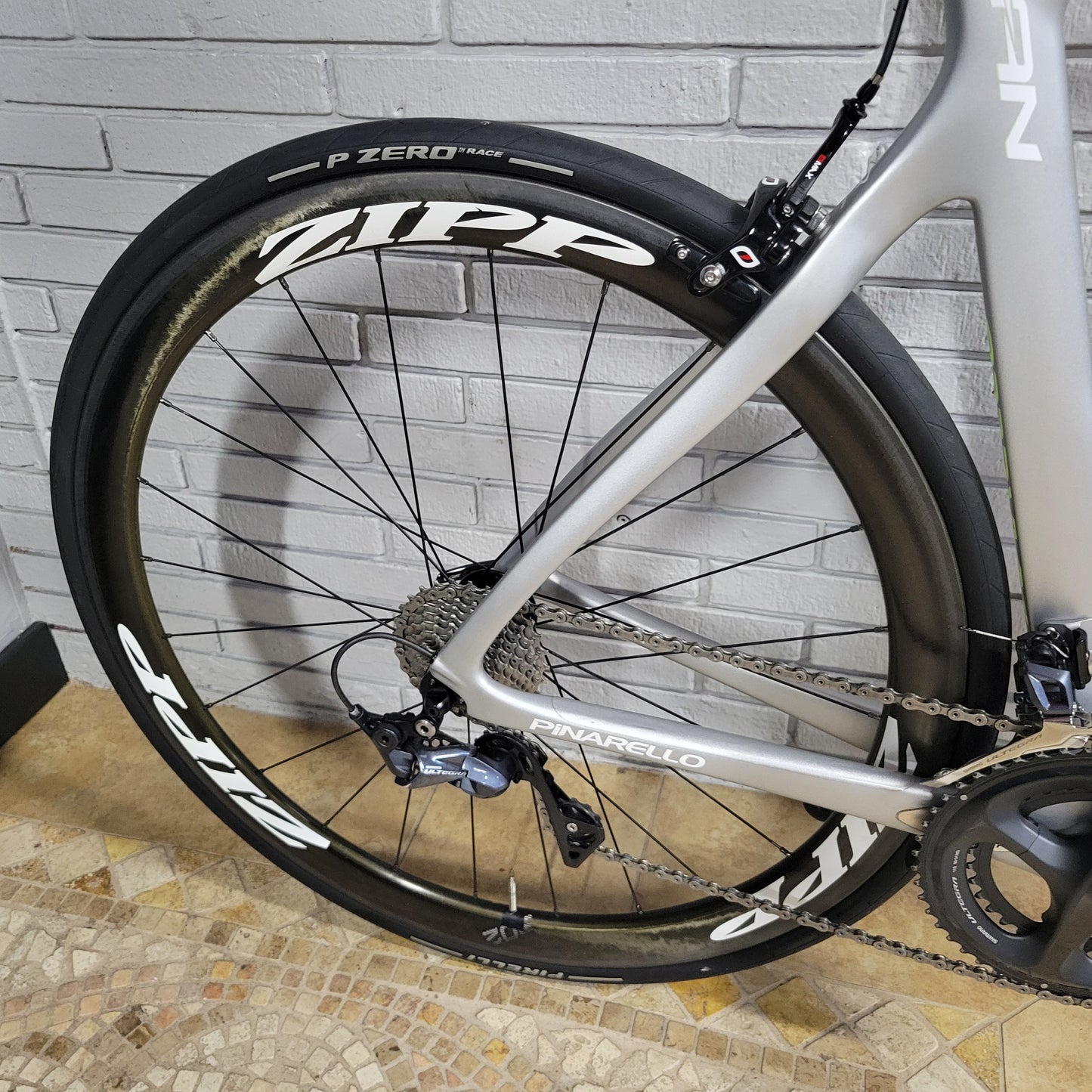 2019 Pinarello Gan Carbon Road Bike 55cm Zipp Ultegra