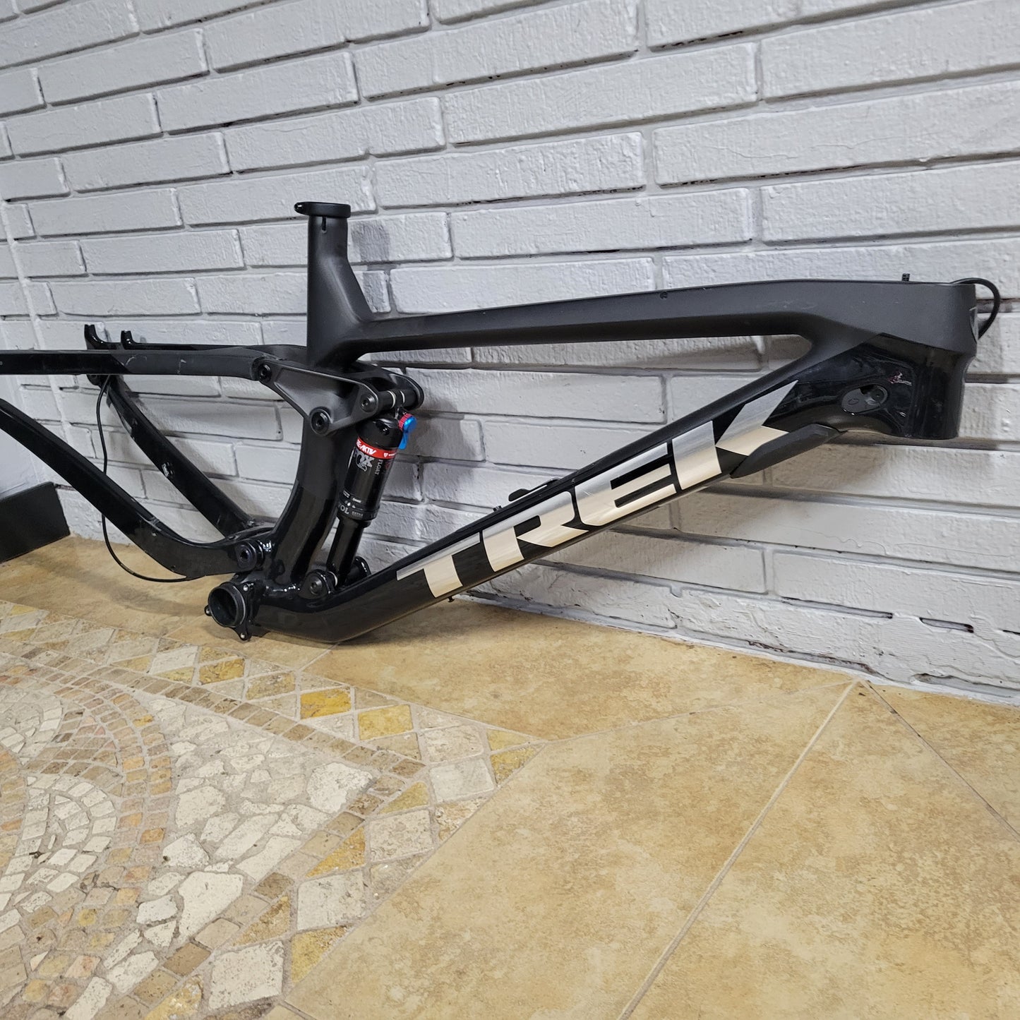 Trek Fuel EX Carbon Frame DAMAGED- cracked front and rear