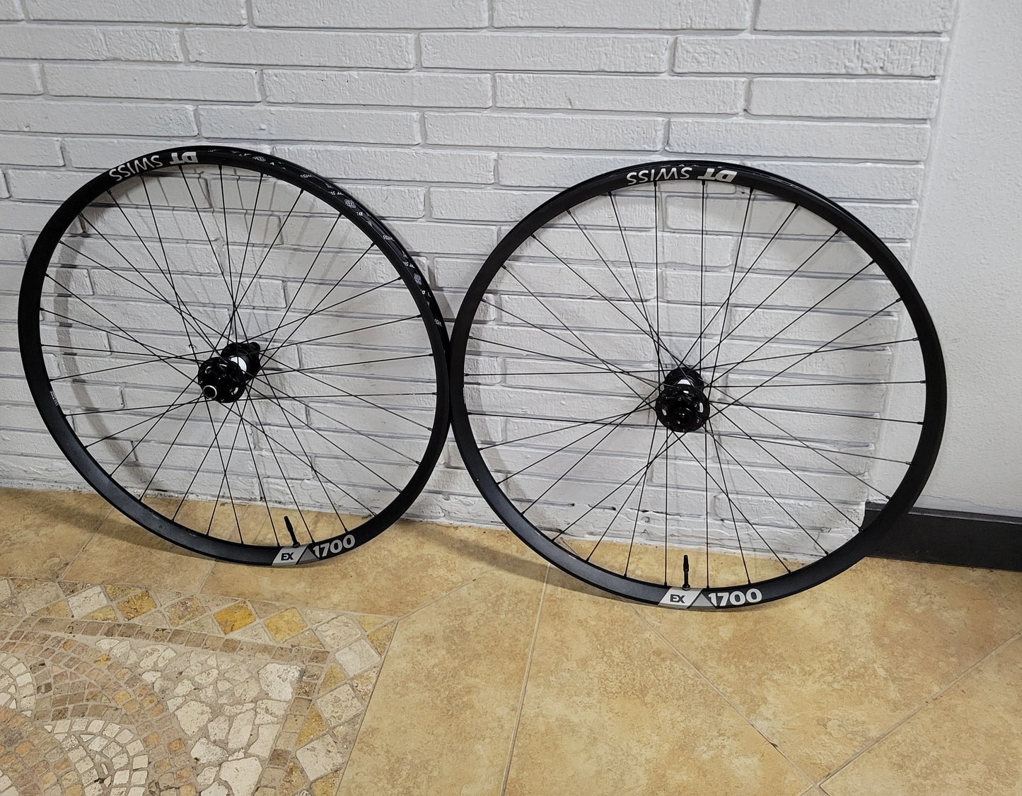 DT Swiss EX1700 29 Wheelset  Boost