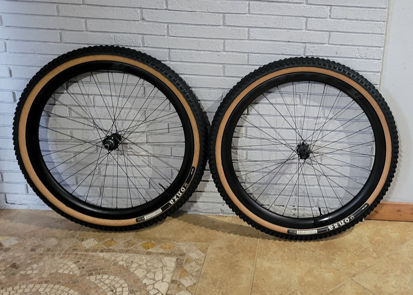 Syncros Revelstoke 1.0 Carbon Wheelset 29 Boost CushCore