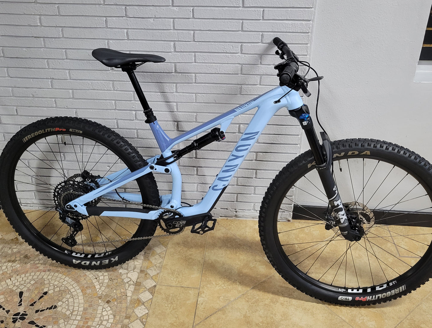 2022 Canyon Neuron (Size Medium)