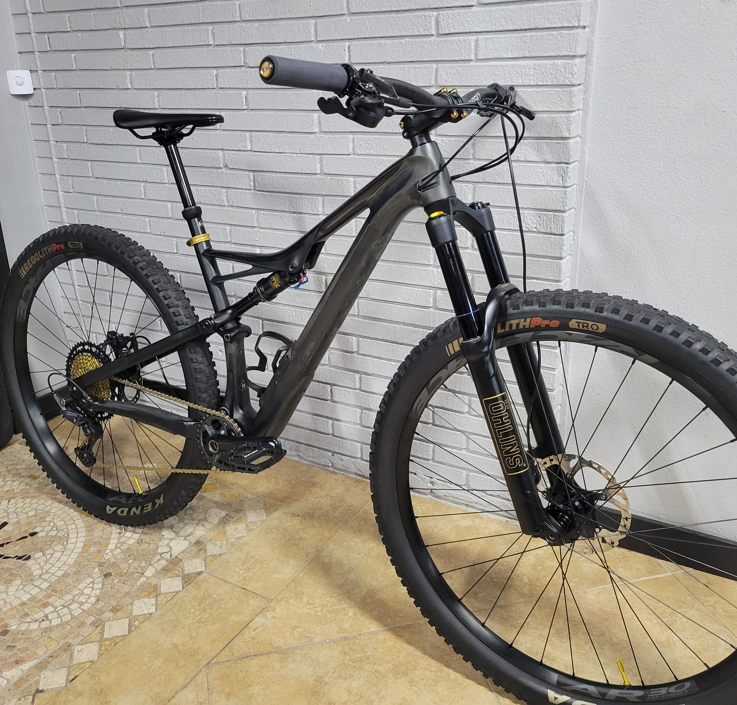 2017 Specialized Camber Carbon 29 (Medium) Upgraded