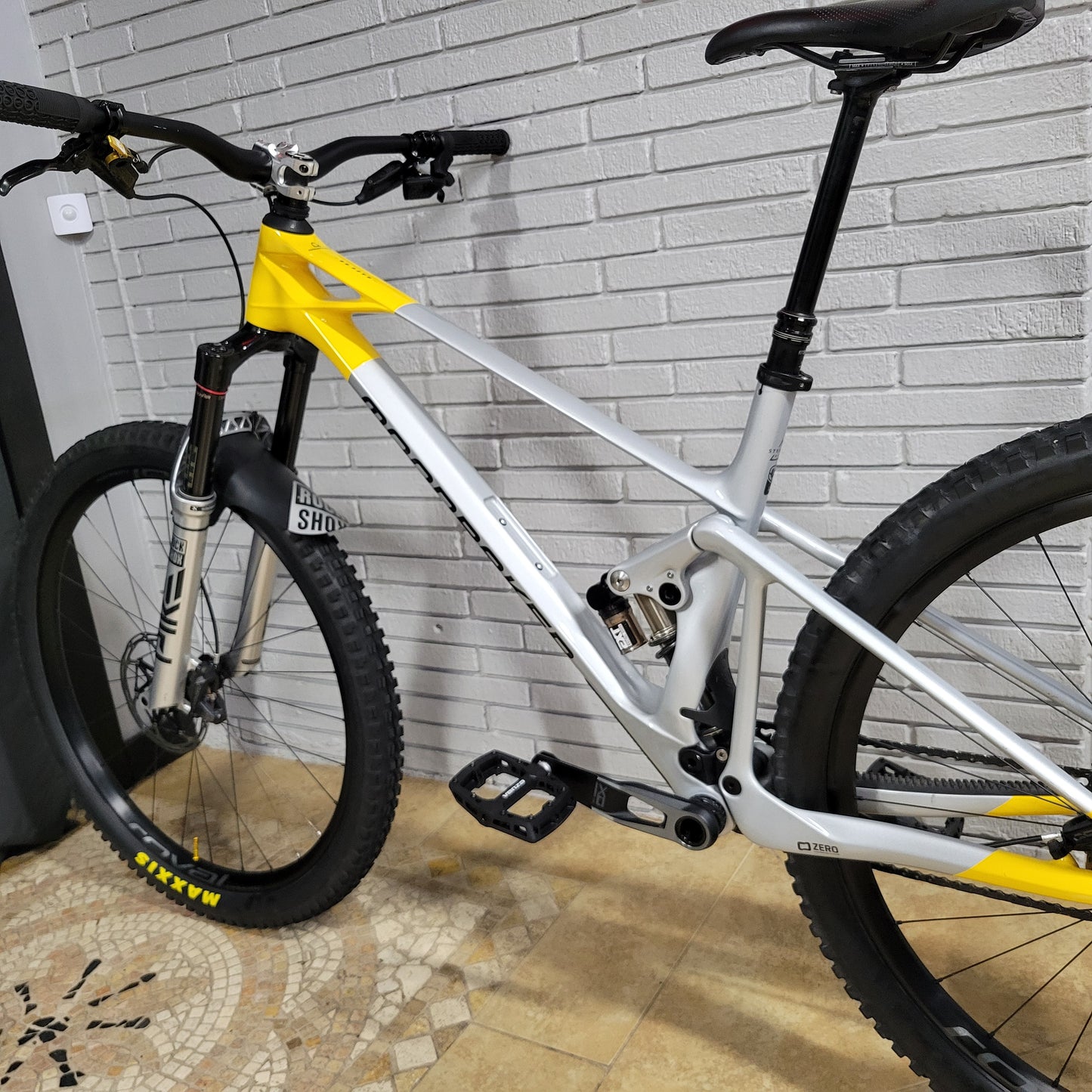 Mondraker Raze RR Carbon 29 (Large)