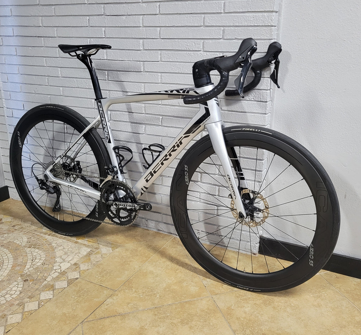 Berria Belador Carbon Road Bike (Small)