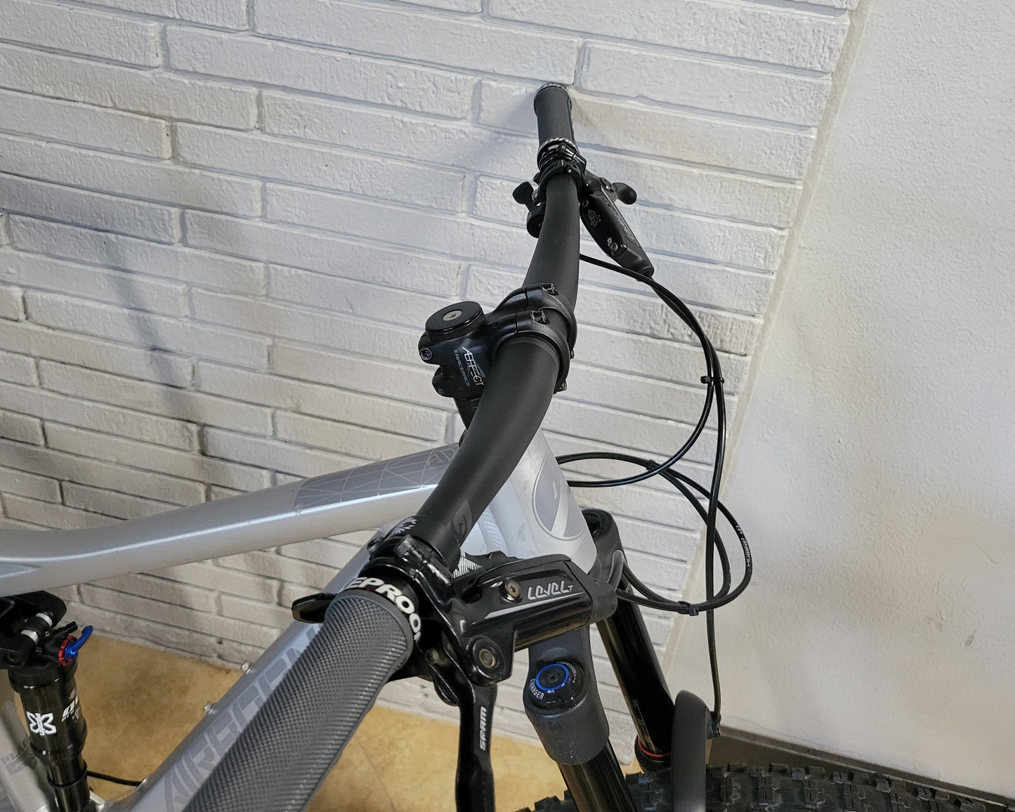 2021 Airborne Plague 27.5 (Small) Enduro MTB