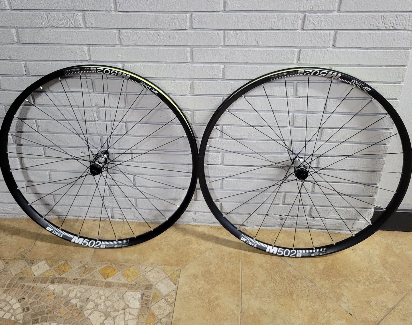 DtSwiss 502 Boost 29 wheelset Polished Silver 240