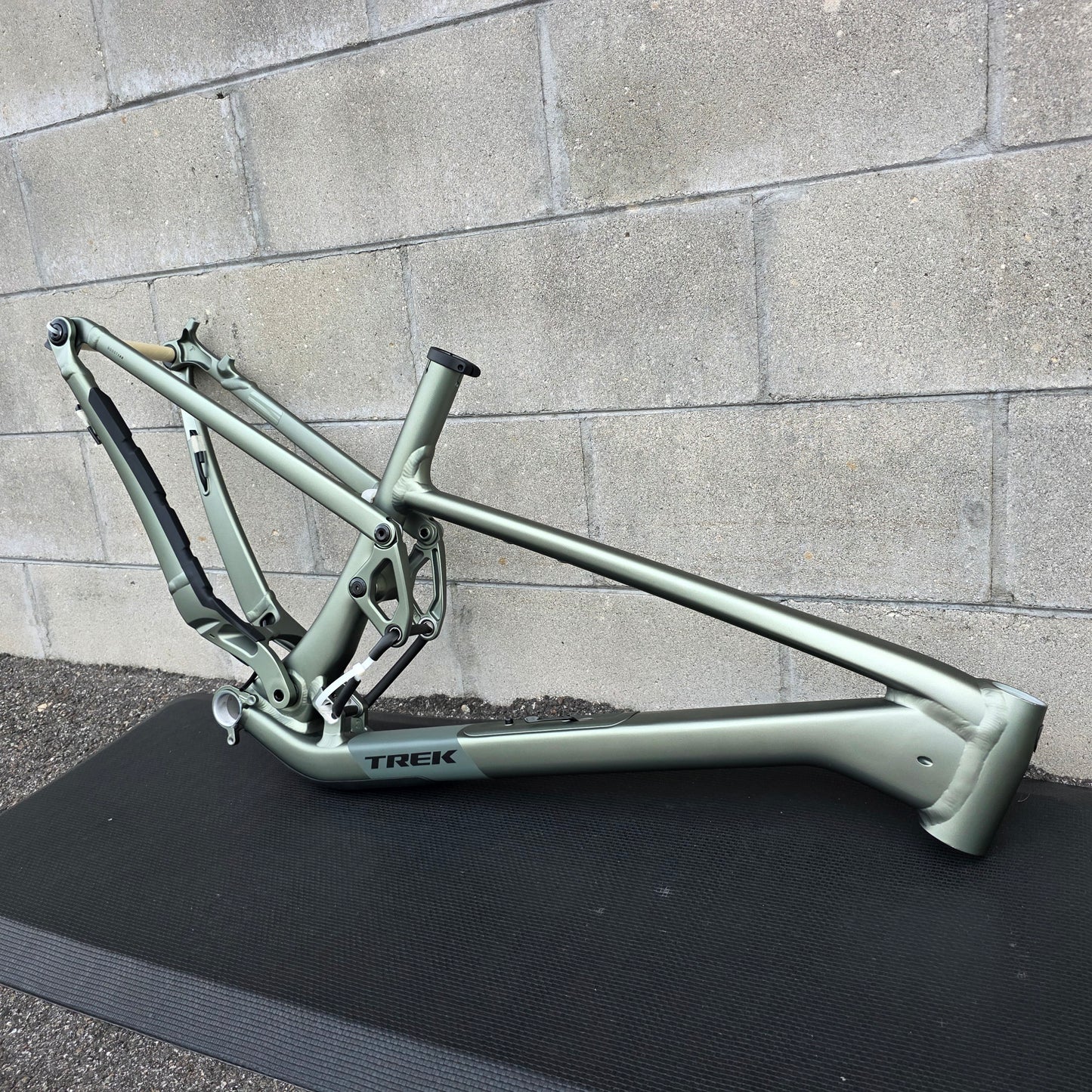 2025 Trek Top Fuel Frame (XL Extra Large)