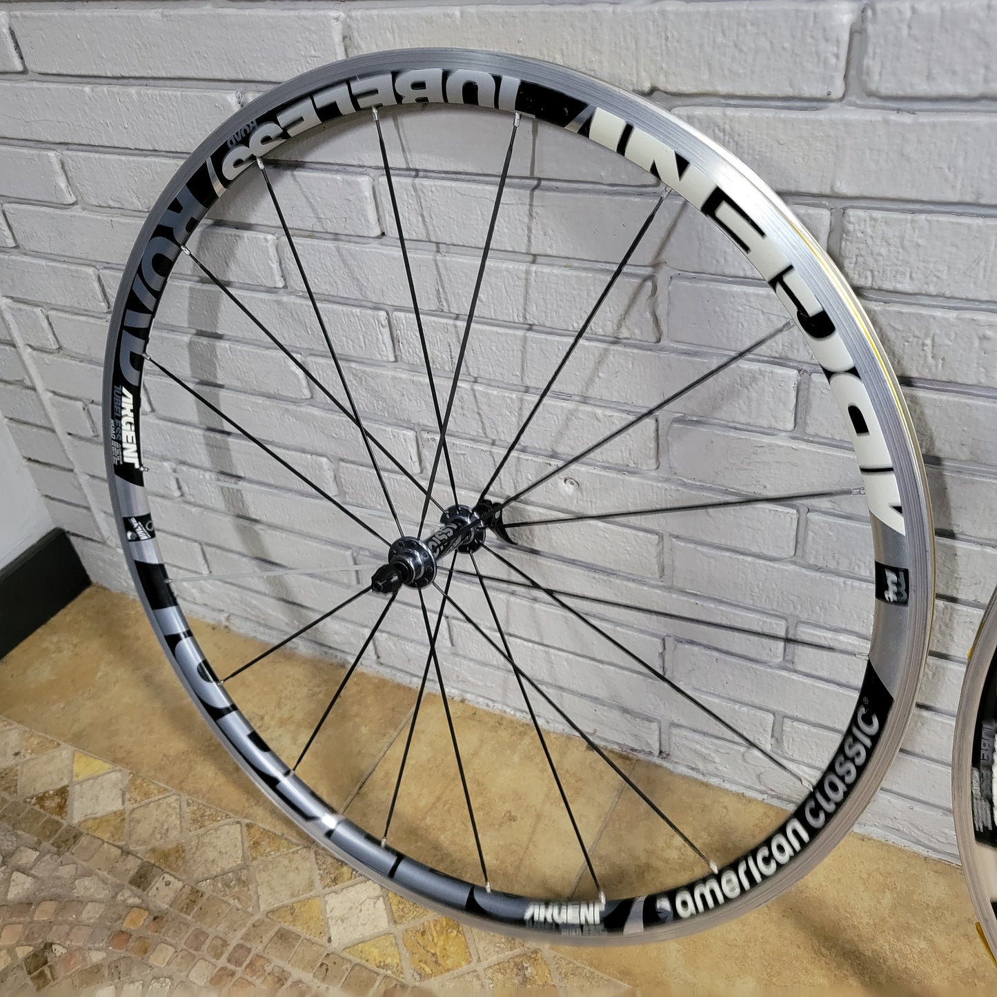 American Classic Argent wheelset 700c Rim Brake