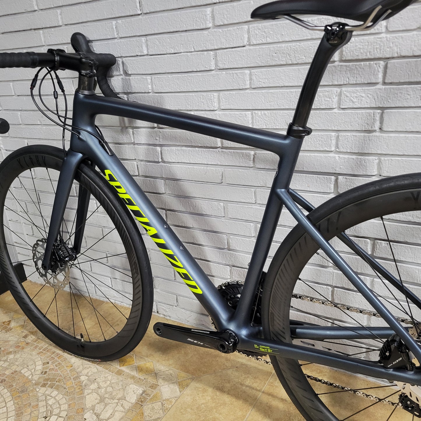 Specialized Tarmac Disc Carbon (54cm) 105, Carbon wheels, Ceramic Speed Upgrade