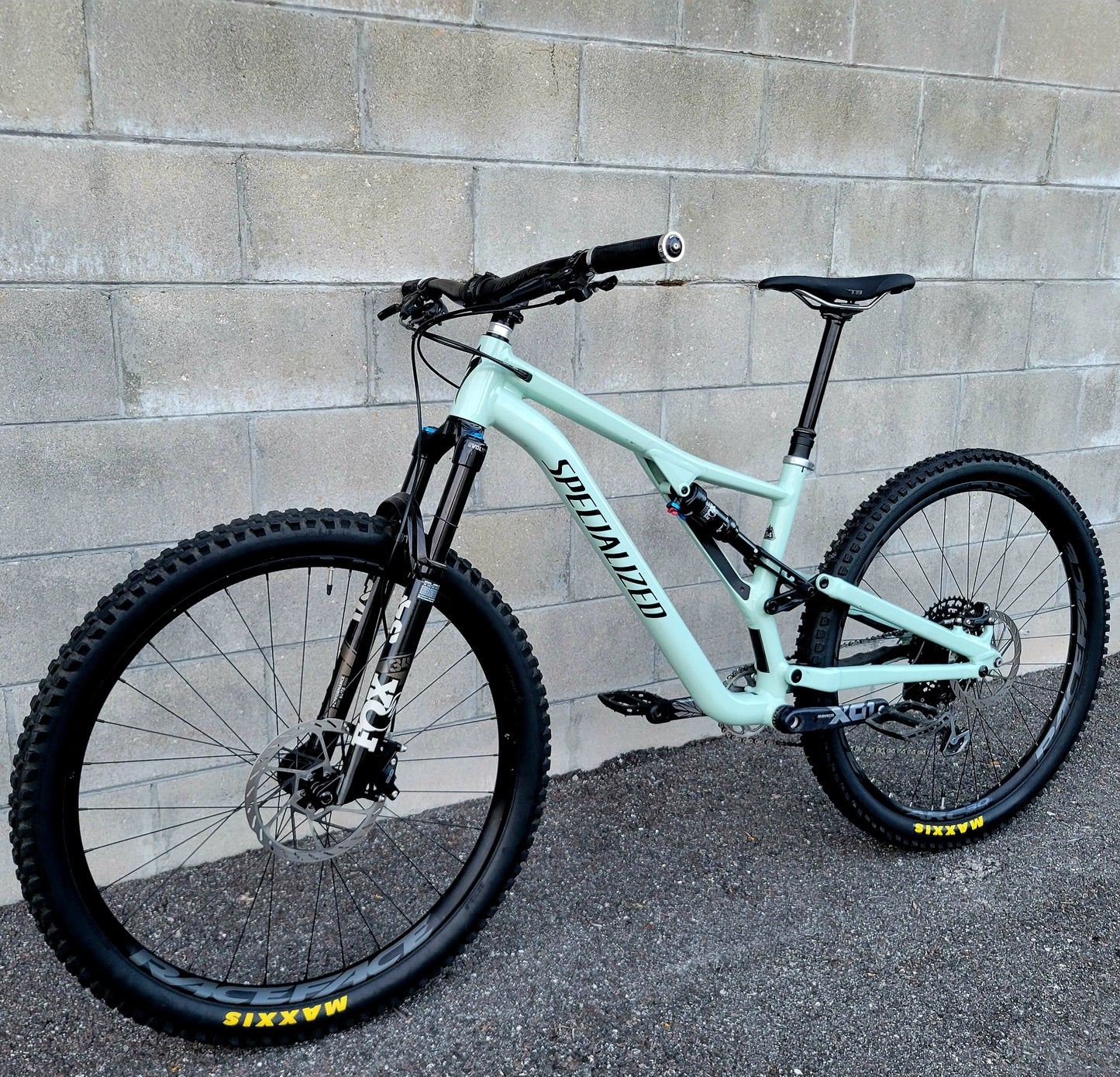 2022 Specialized Stumpjumper Alloy S4 Large - Upgraded