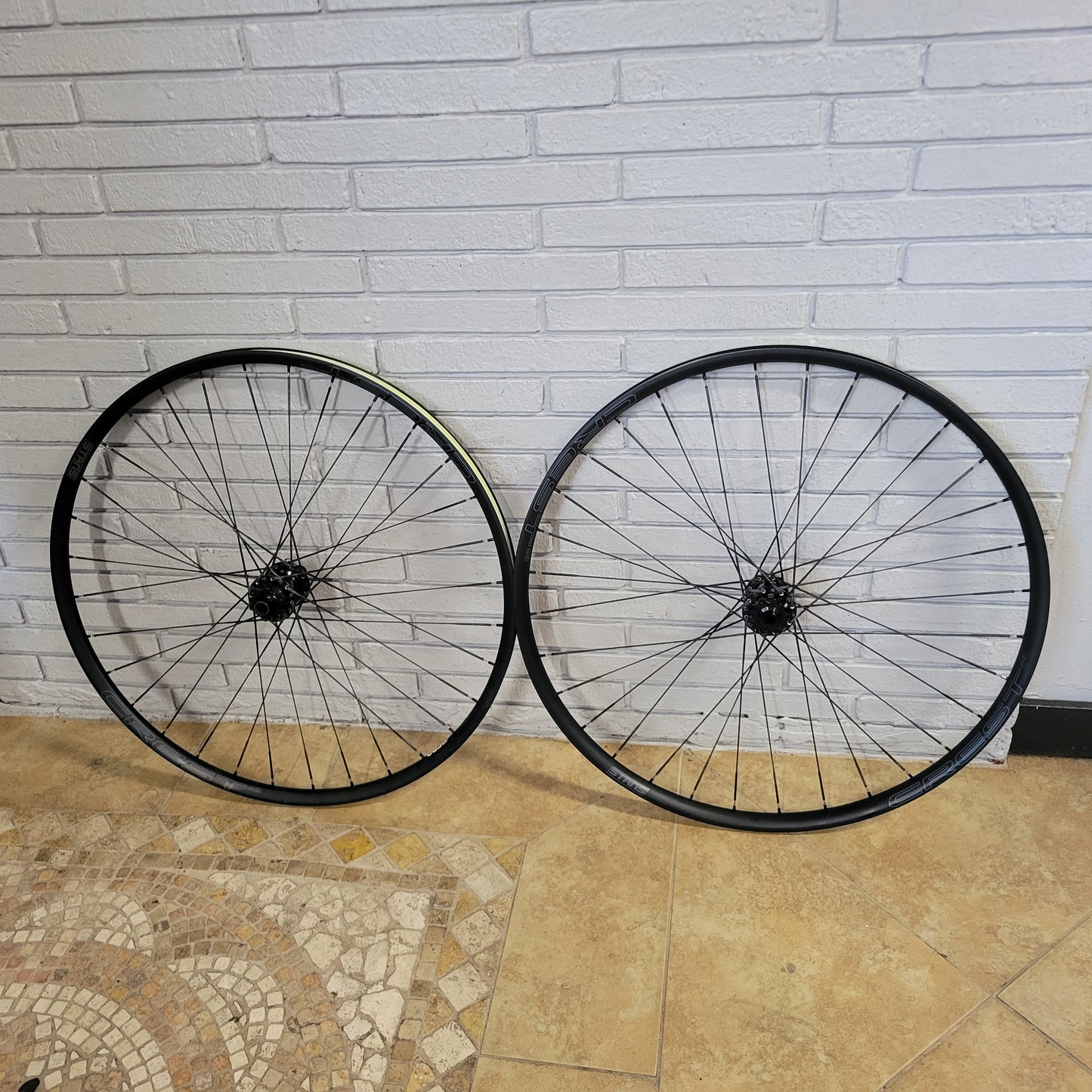 BERD wheelset Stans Crest MK4 gravel 29 700c