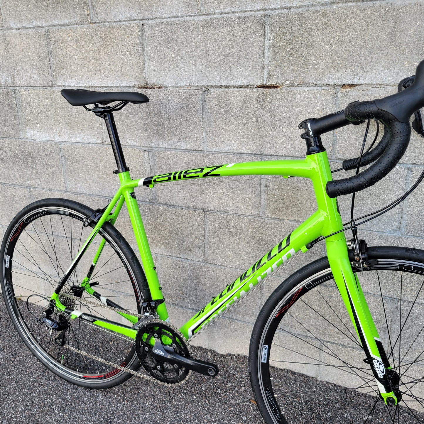 Specialized Allez Road Bike (58cm)