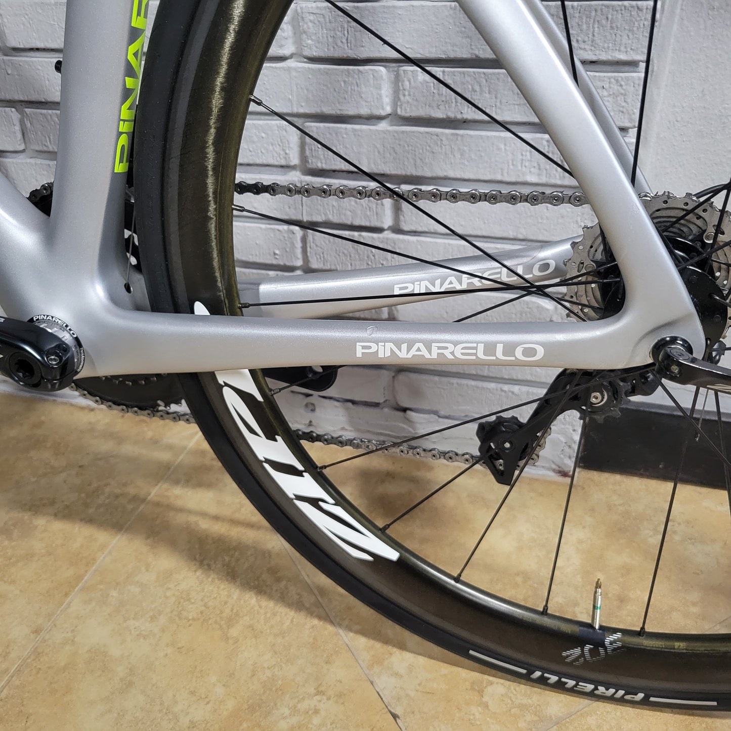2019 Pinarello Gan Carbon Road Bike 55cm Zipp Ultegra