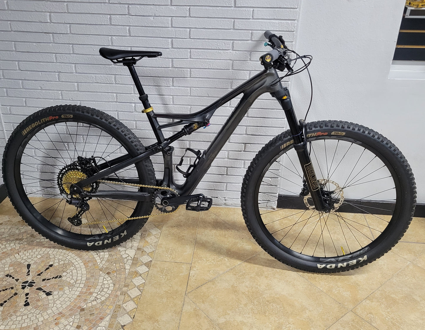 2017 Specialized Camber Carbon 29 (Medium) Upgraded