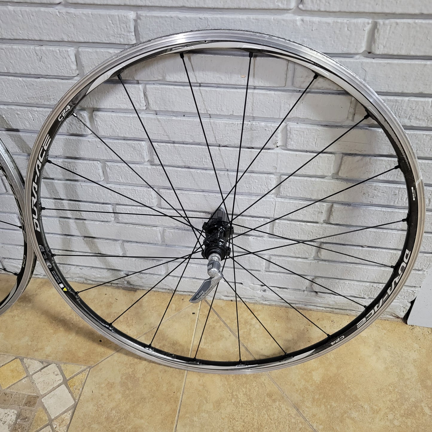 Shimano Dura-Ace C24 Carbon wheelset