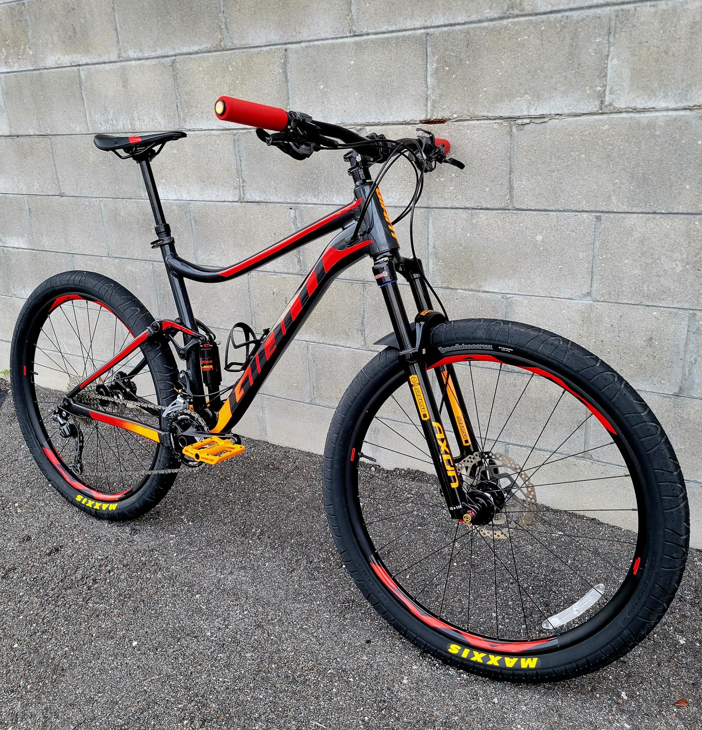 Giant Stance 2 (Large) 27.5