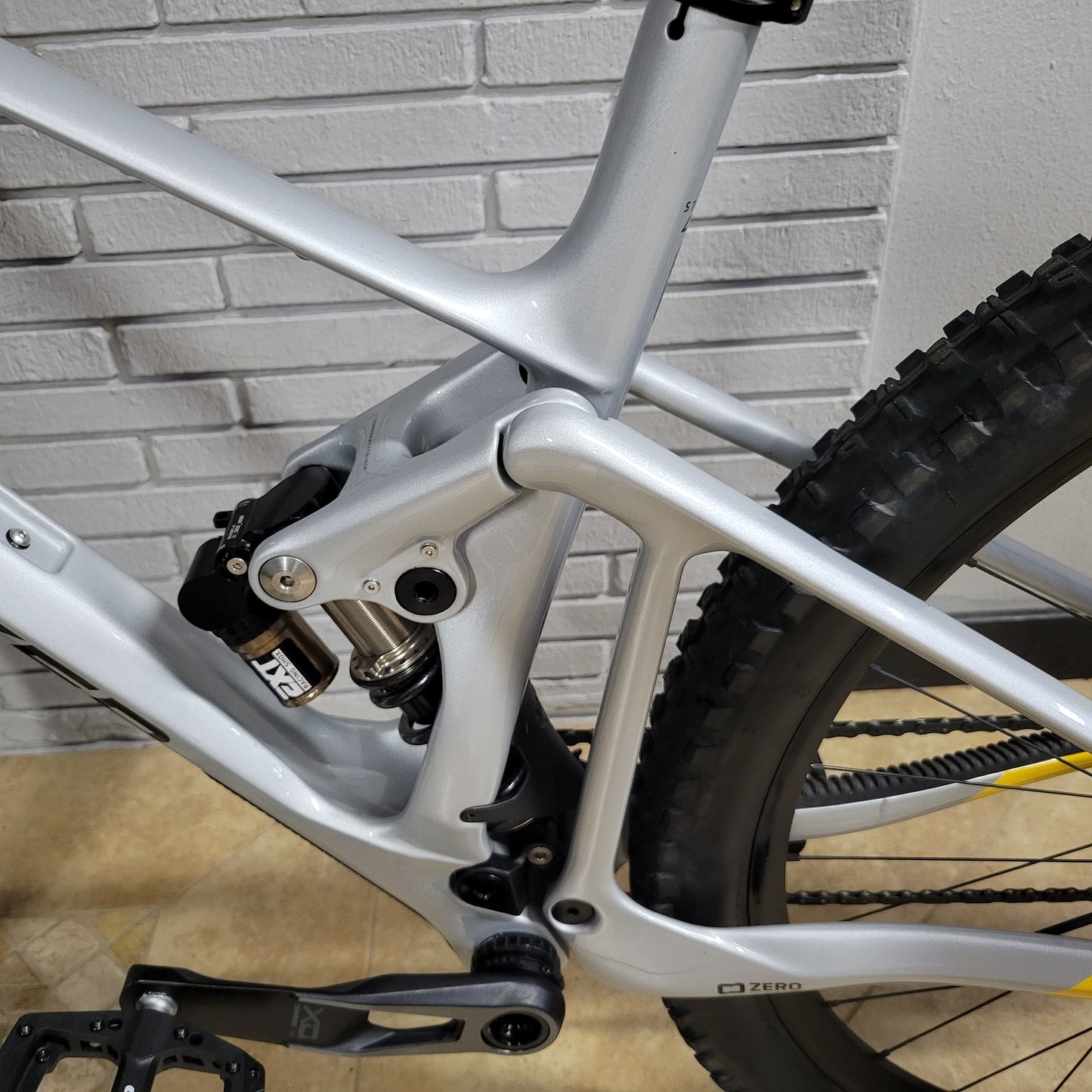 Mondraker Raze RR Carbon 29 (Large)
