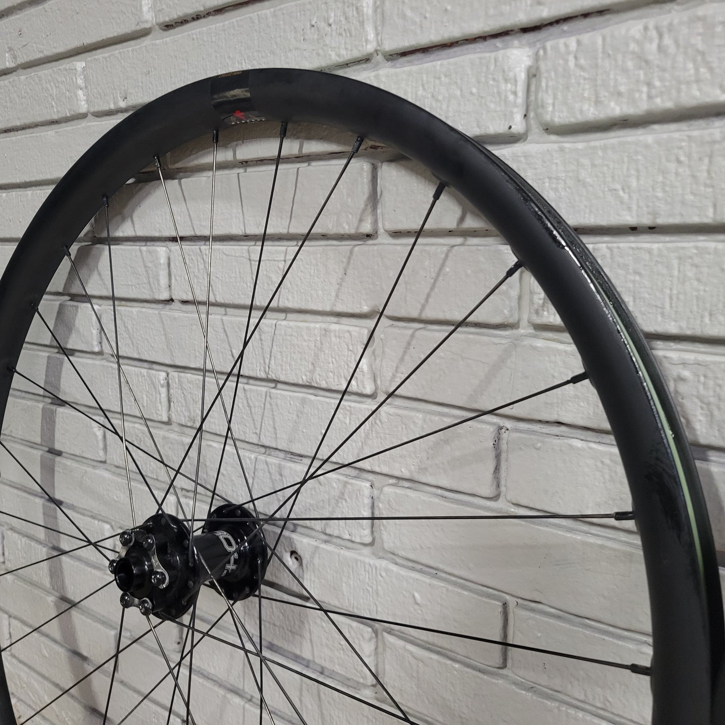 Santa Cruz Reserve 27 Carbon Wheelset 29 Boost Hope
