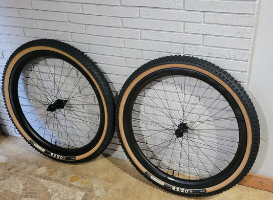 Syncros Revelstoke 1.0 Carbon Wheelset 29 Boost CushCore
