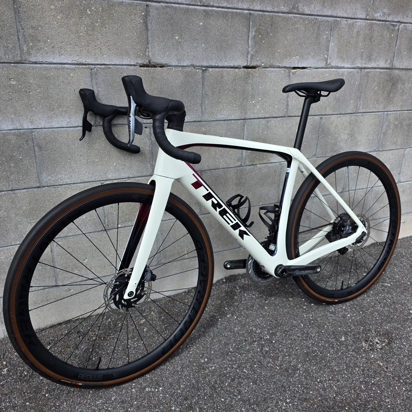 2024 Trek Domane SL7 Gen 4 (54cm) Carbon Road Bike