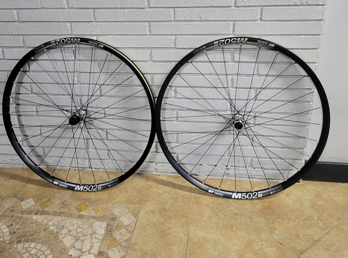 DtSwiss 502 Boost 29 wheelset Polished Silver 240
