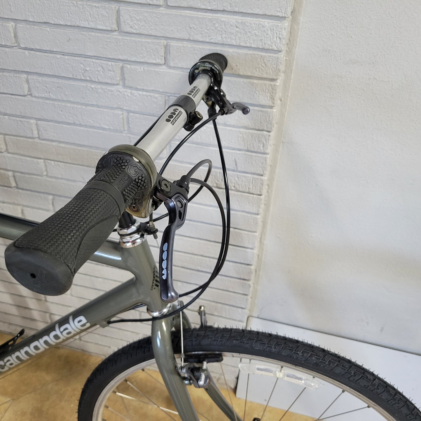 Cannondale H700 XL hybrid fitness bike