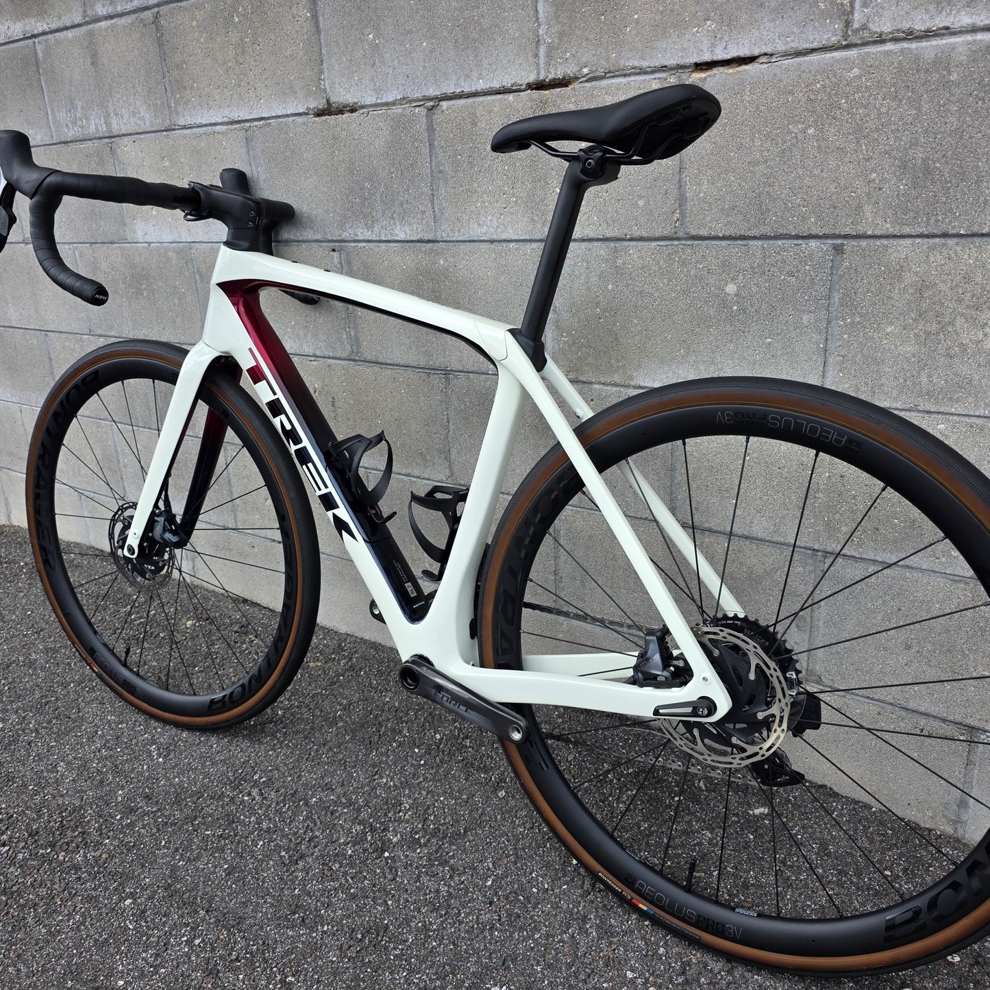 2024 Trek Domane SL7 Gen 4 (54cm) Carbon Road Bike