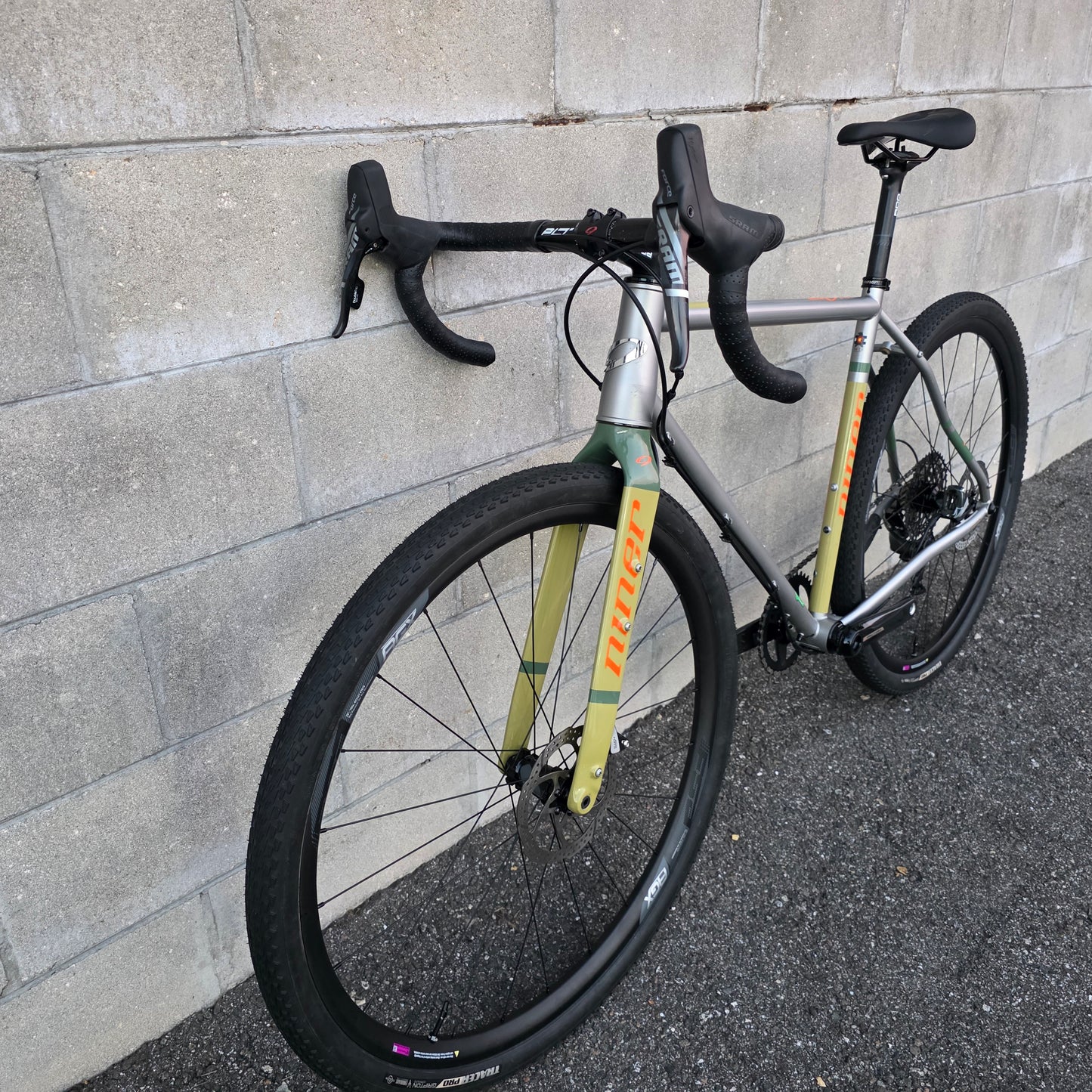 Niner RLT 9 Steel Gravel Bike (53cm) SRAM Force 1x