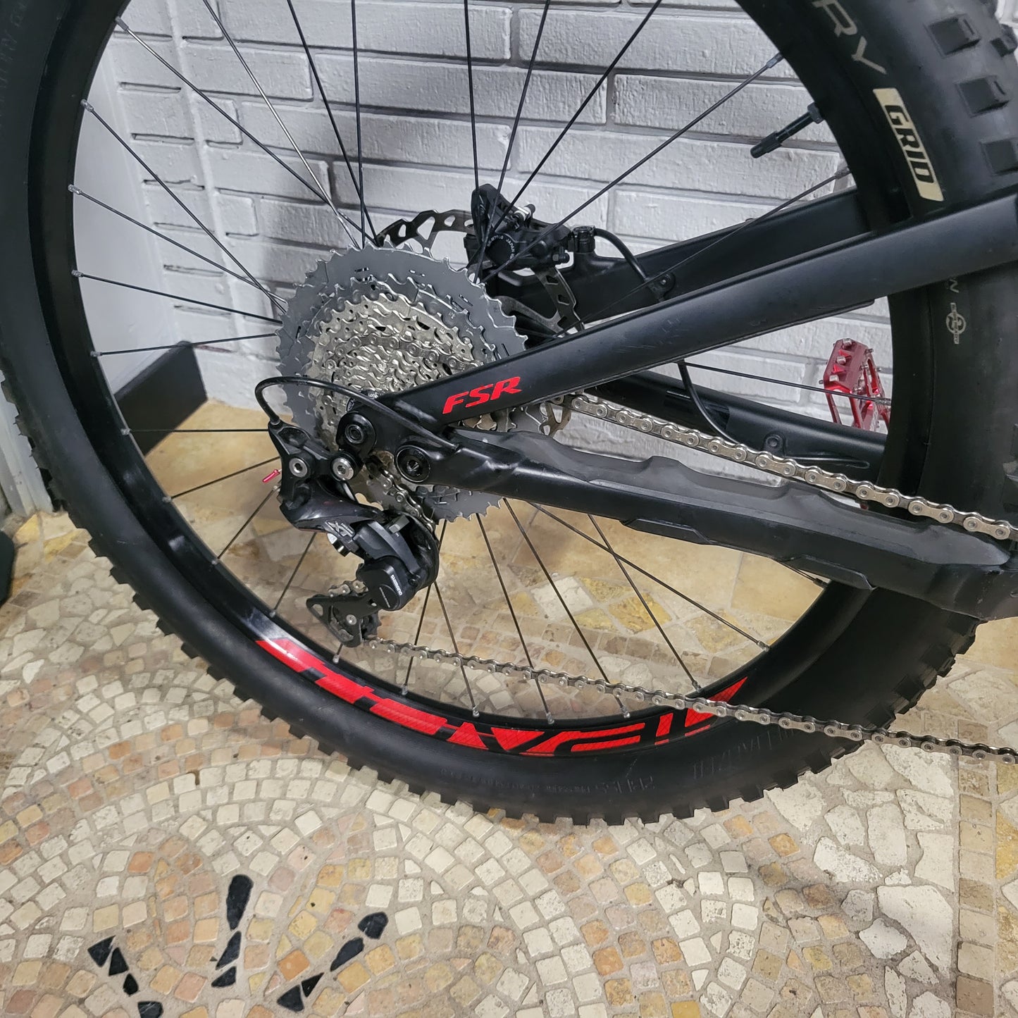 2019 Specialized Stumpjumper Comp Alloy 27.5 (Large)