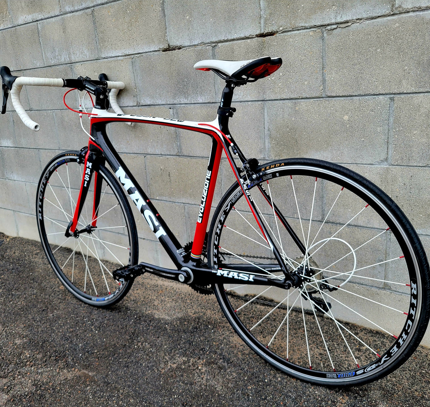 Masi Evoluzione Carbon Road Bike 57cm 105