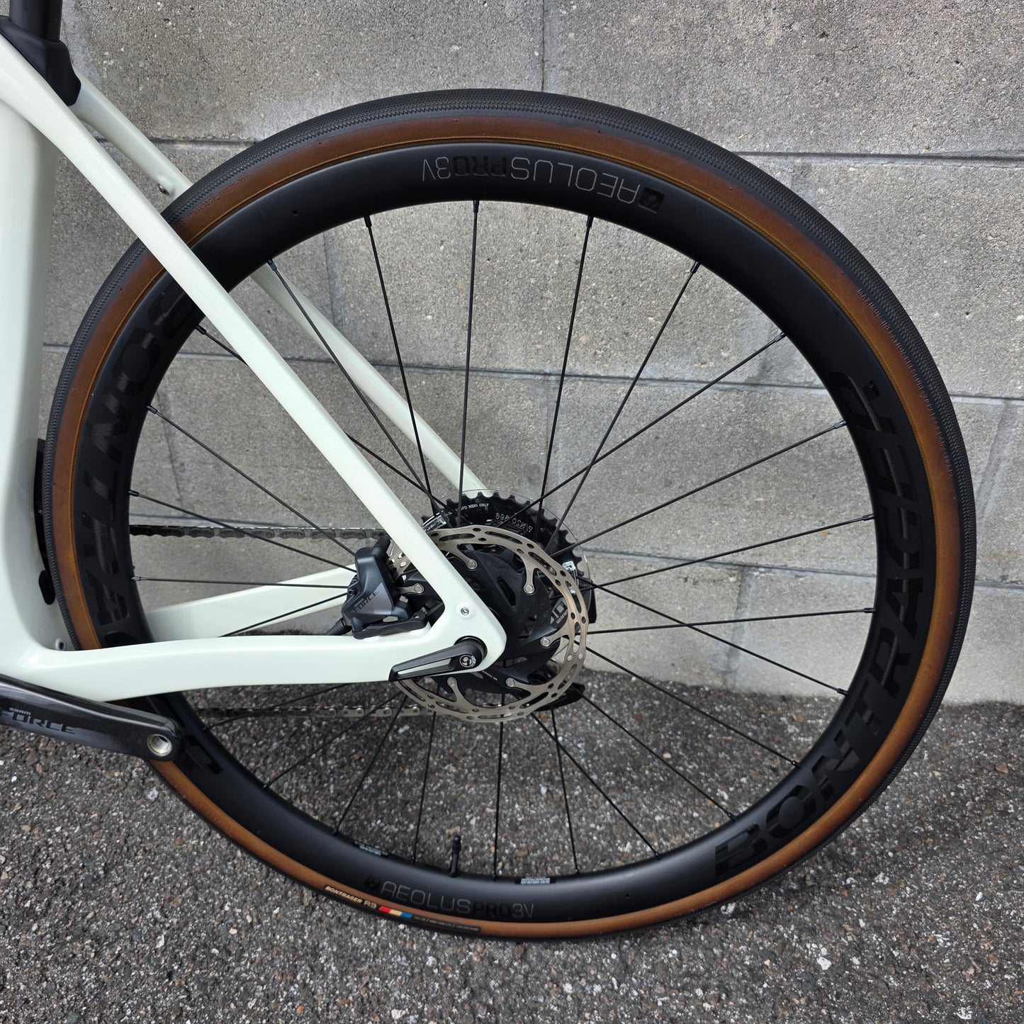 2024 Trek Domane SL7 Gen 4 (54cm) Carbon Road Bike