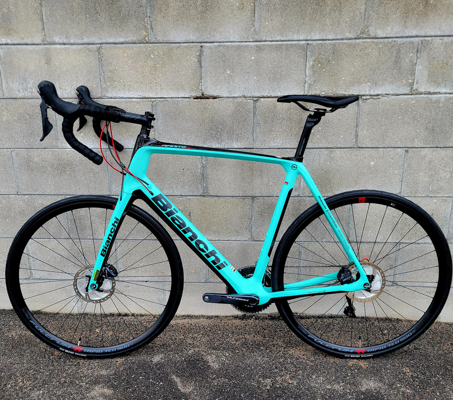 2021 Bianchi Infinito CV Carbon Road Bike 57cm Ultegra