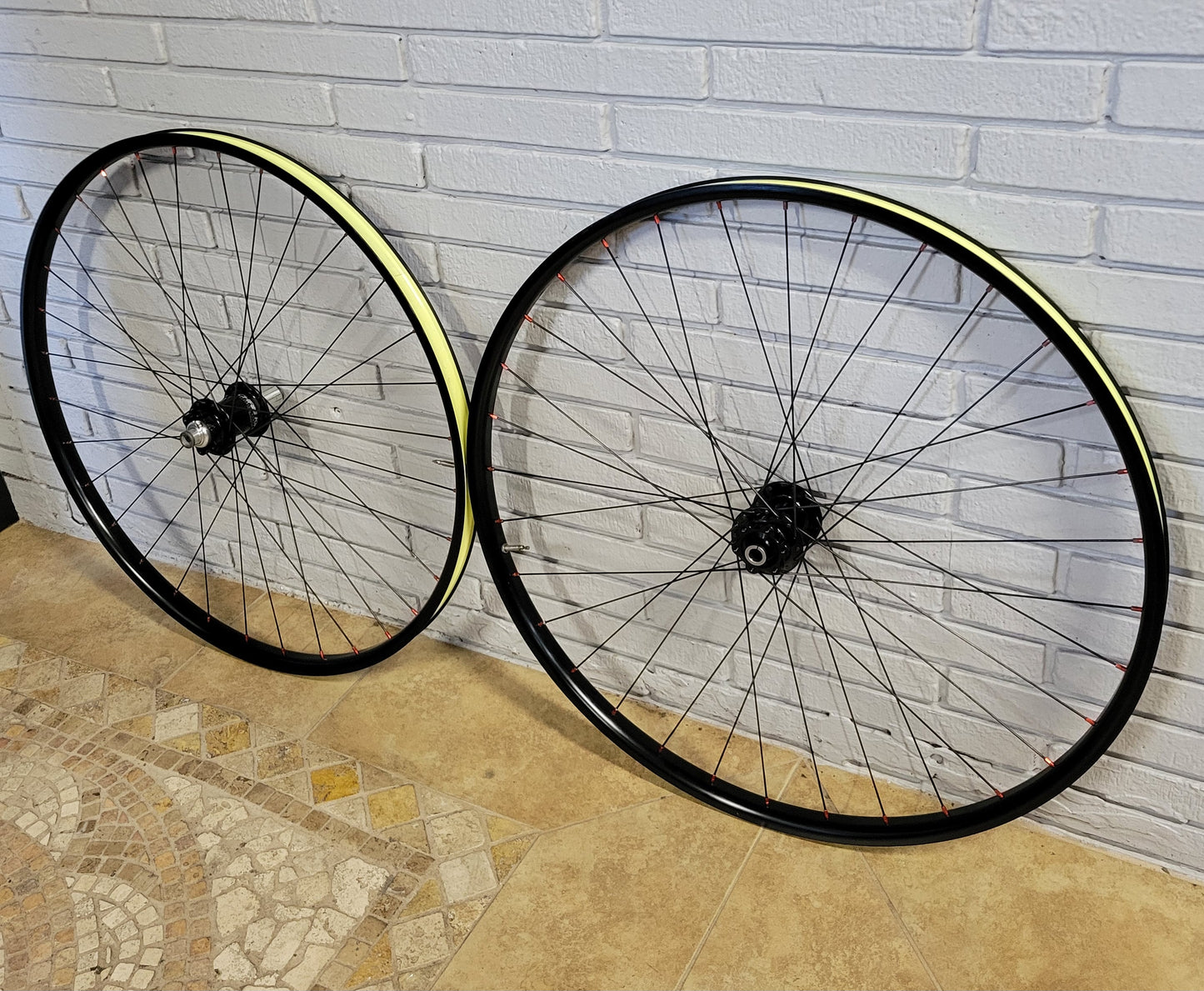 Chris King / Stan's Arch MK3 Gravel wheelset