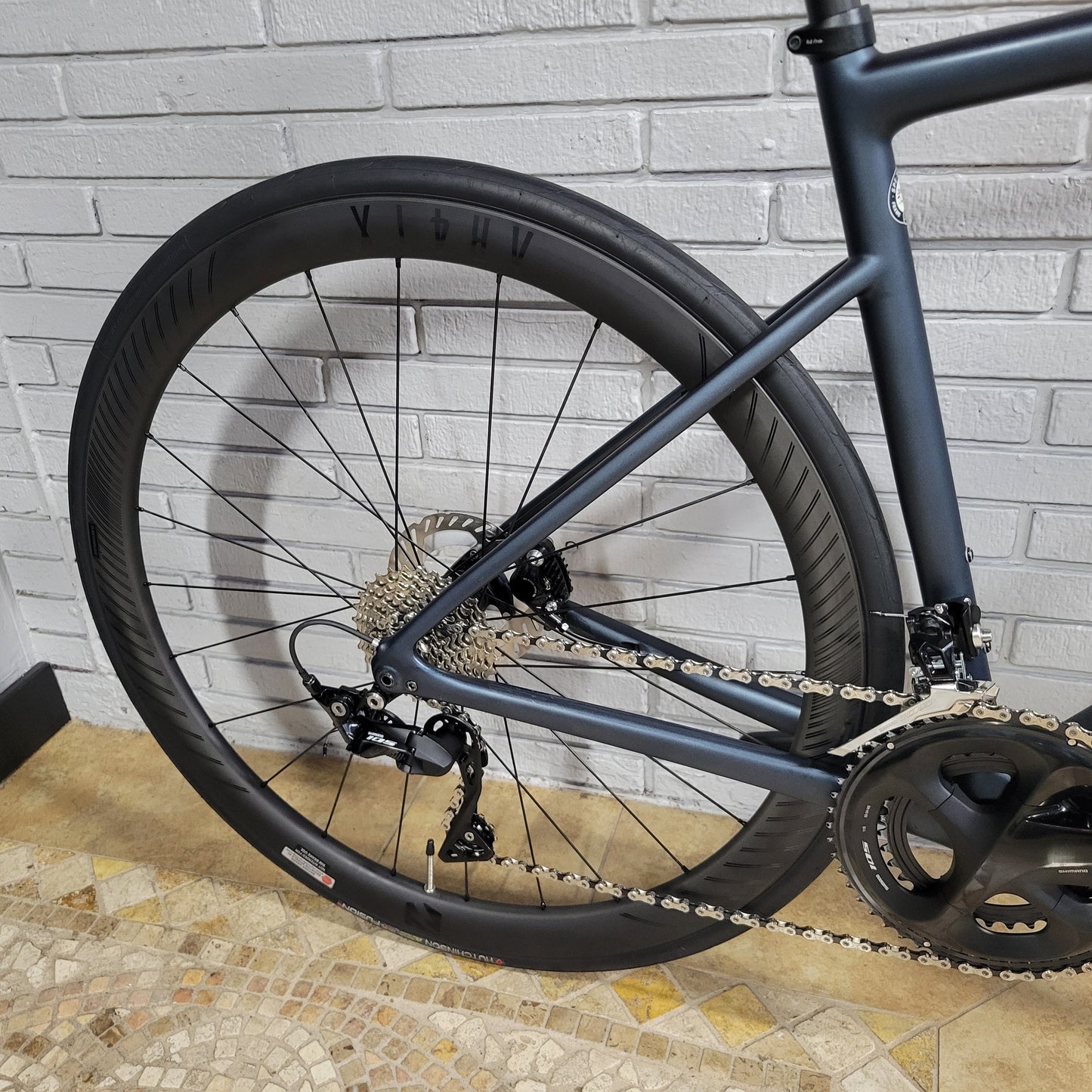 Specialized Tarmac Disc Carbon (54cm) 105, Carbon wheels, Ceramic Speed Upgrade