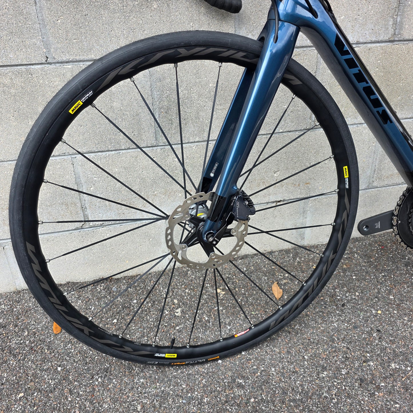 Vitus Vitesse Evo CR Carbon Disc Ultegra (48cm) Road Bike