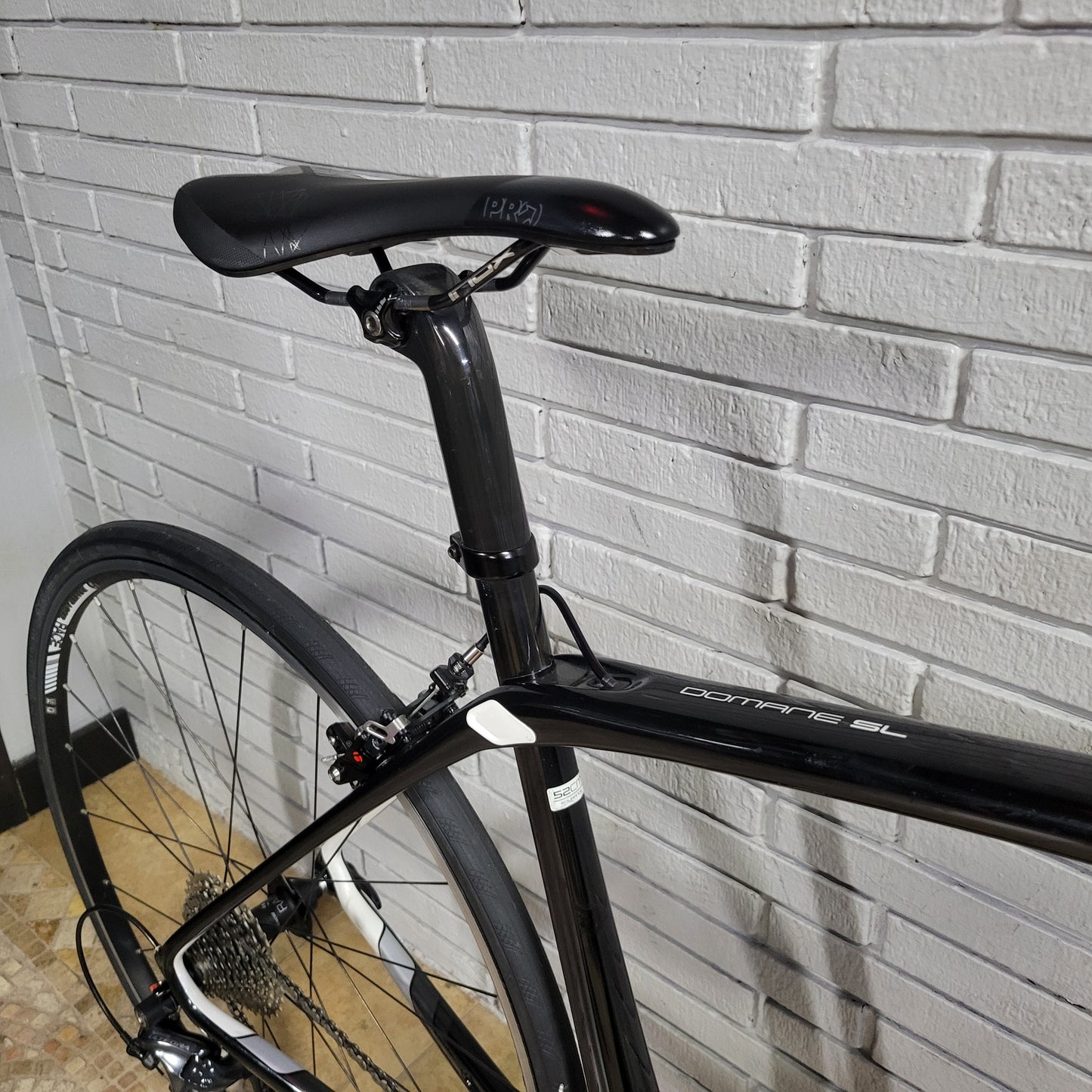 2017 Trek Domane SL Ultegra 52cm Road Bike
