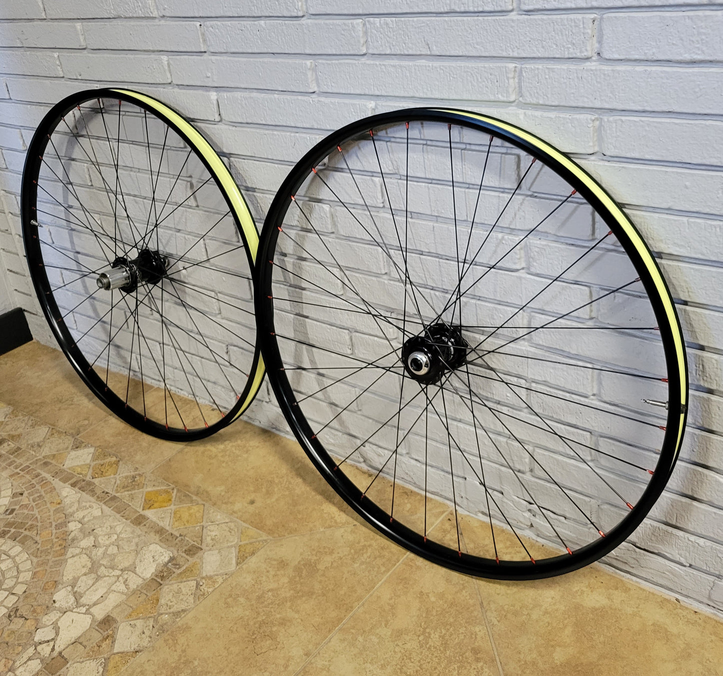 Chris King / Stan's Arch MK3 Gravel wheelset