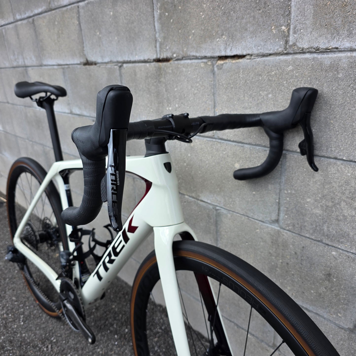 2024 Trek Domane SL7 Gen 4 (54cm) Carbon Road Bike