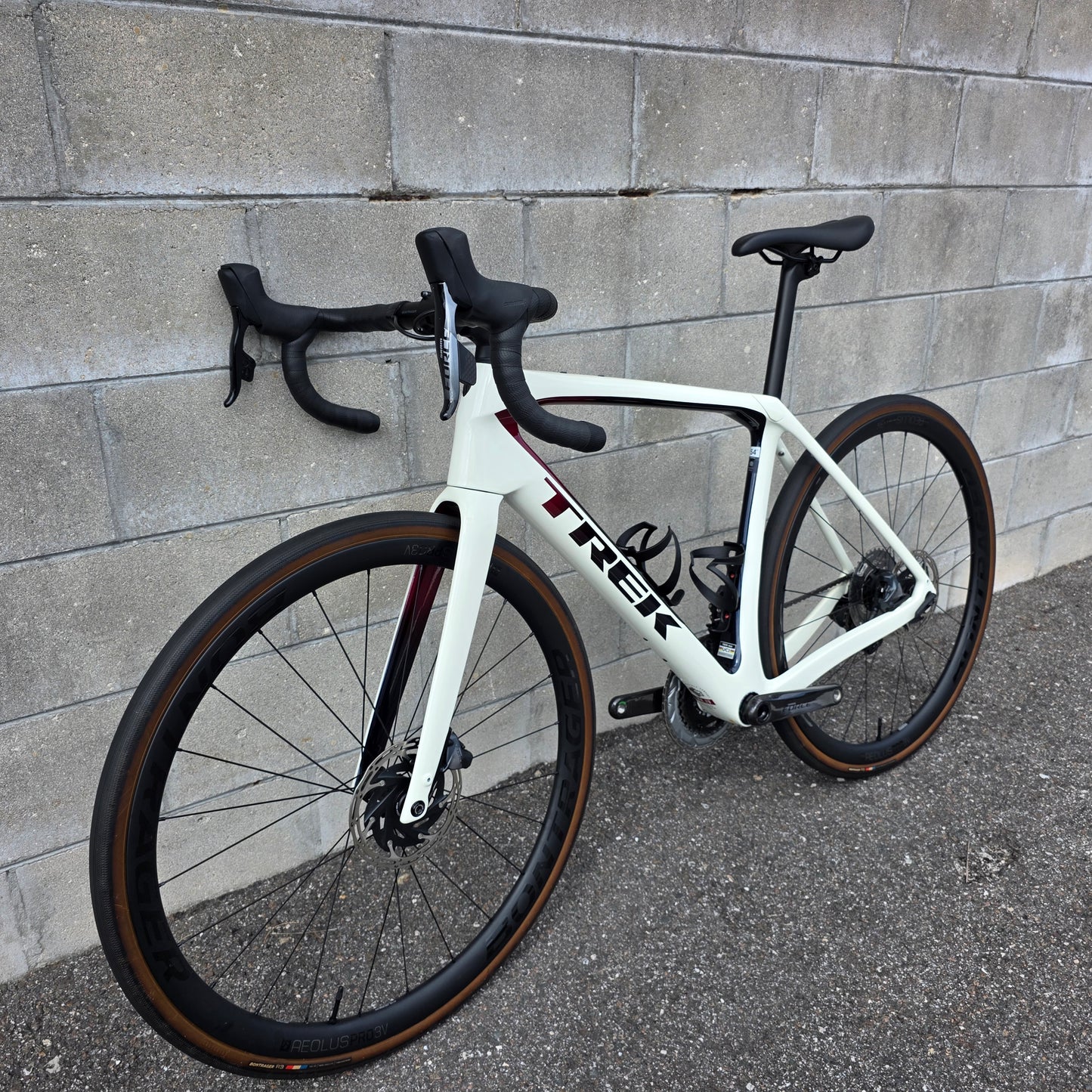 2024 Trek Domane SL7 Gen 4 (54cm) Carbon Road Bike