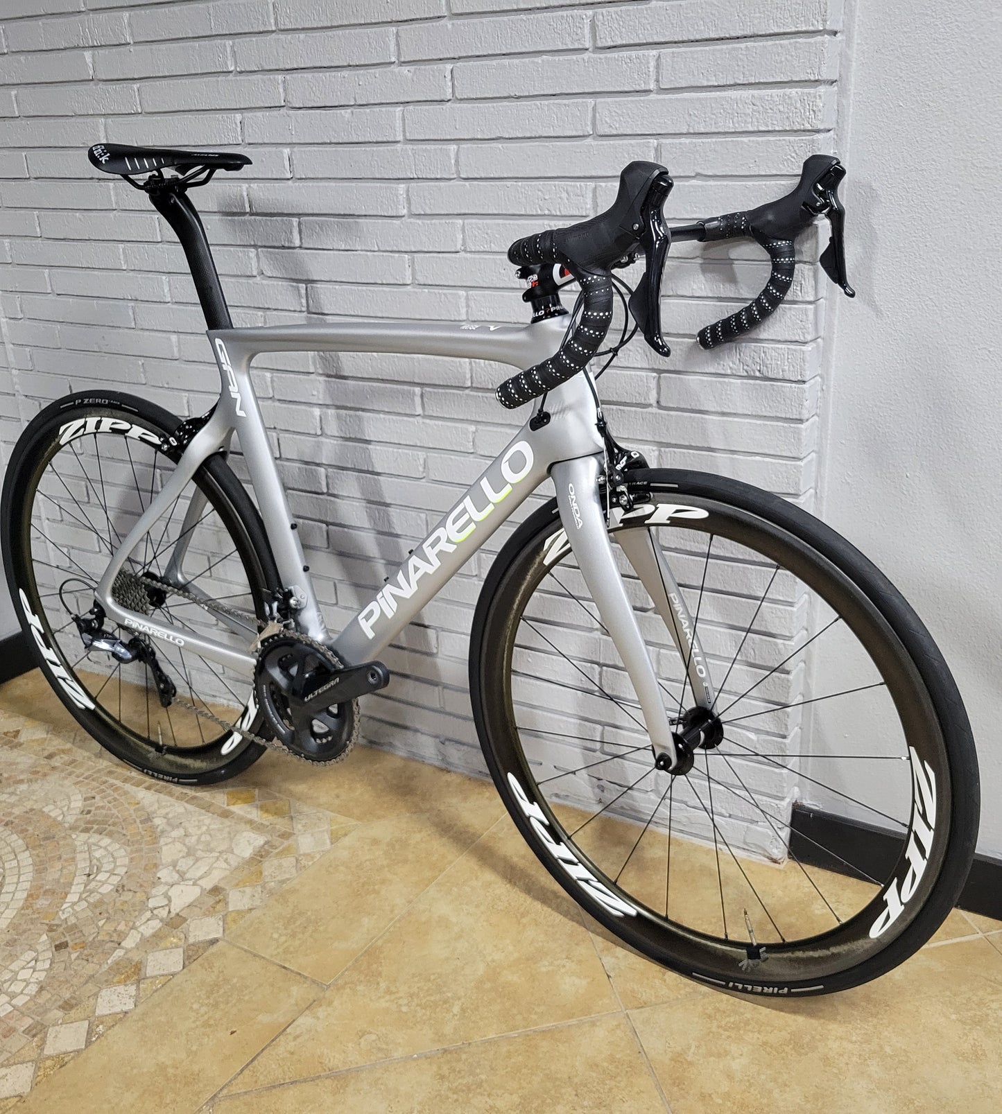 2019 Pinarello Gan Carbon Road Bike 55cm Zipp Ultegra