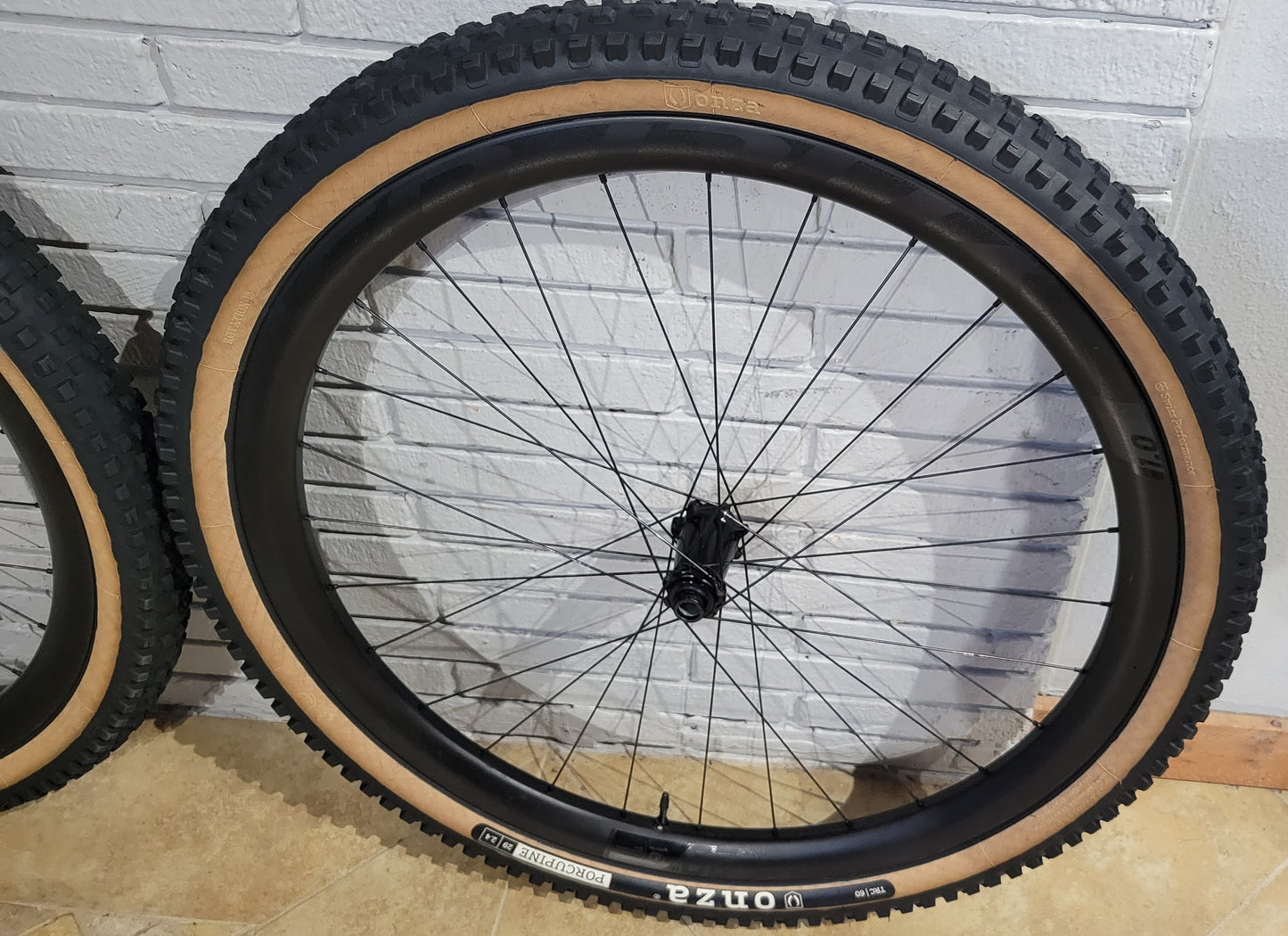 Syncros Revelstoke 1.0 Carbon Wheelset 29 Boost CushCore