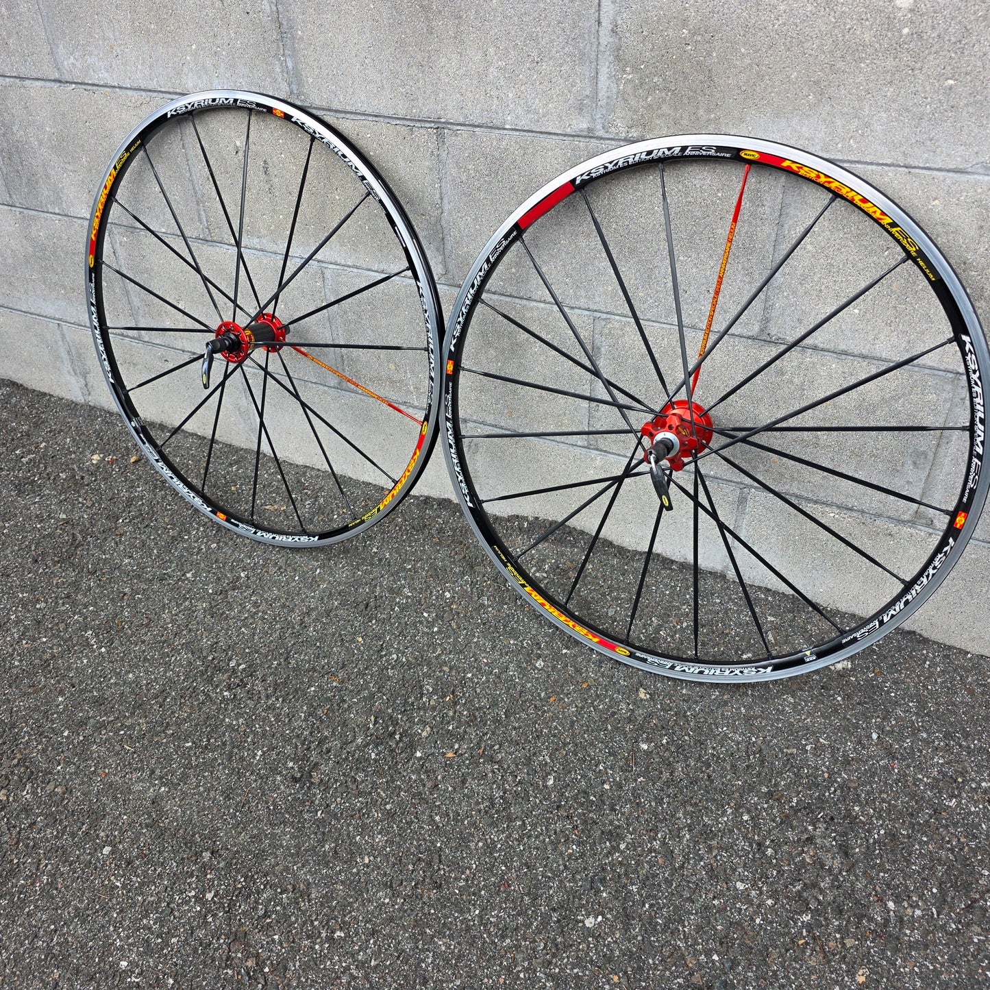 Mavic Ksyrium ES Anniversary Helium 700C Clincher Road Bike Wheelset