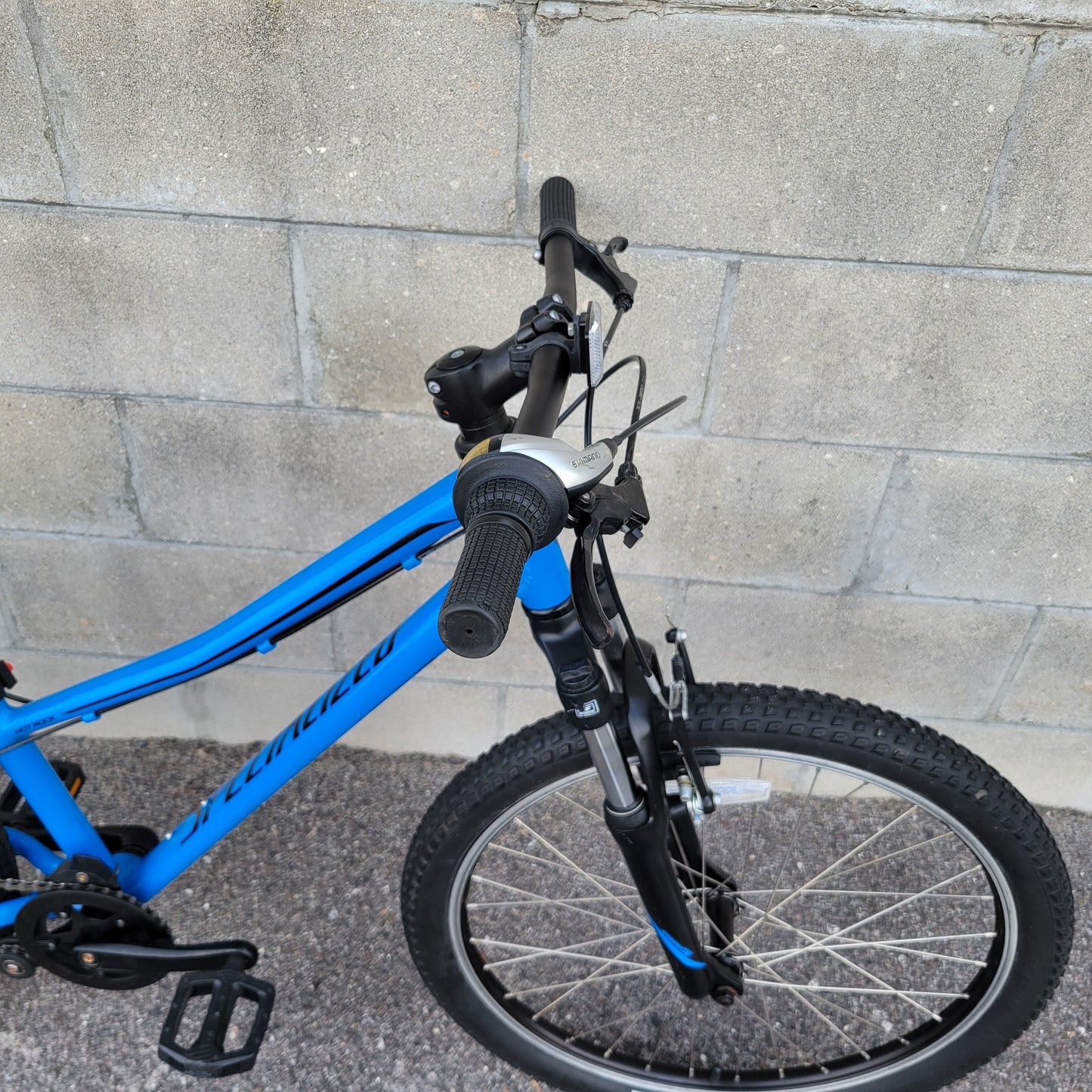 Specialized Hotrock 24" Kids Mountain Bike Blue