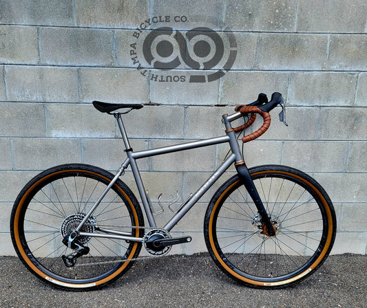 2025 Moots Routt YBB Titanium Gravel Bike (56) Red AXS 13spd, Chris King Bourbon